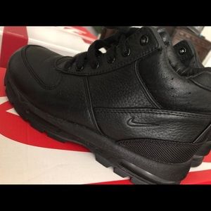 Boys Nike boots